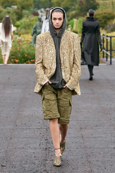 Look 36